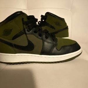 Air Jordan 1 Mid Olive Canvas Basketball Shoesm